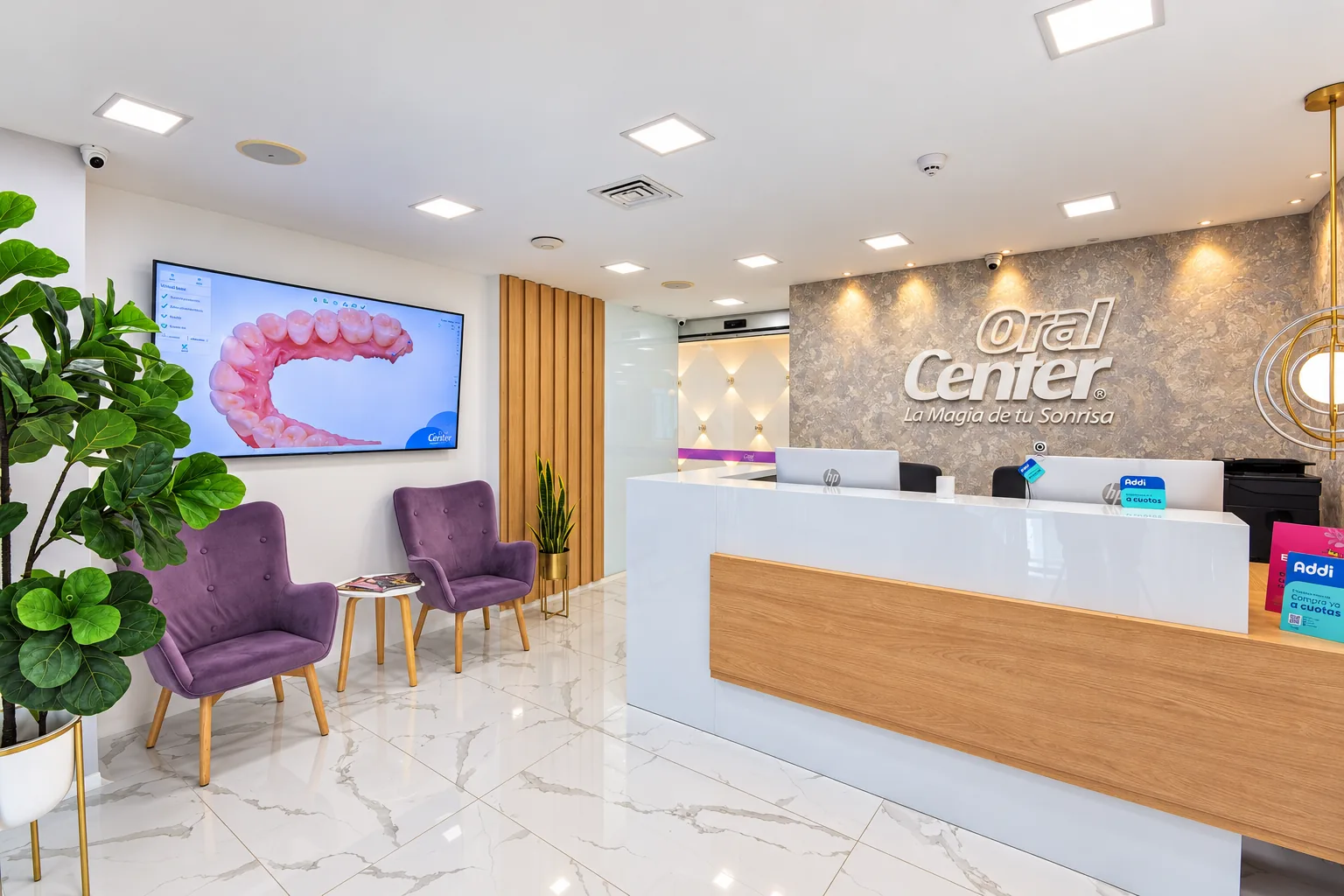 Recepción de Oral Center, clínica dental en El Poblado, Medellín